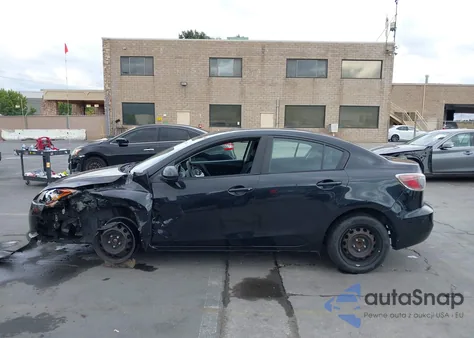 2013 Mazda Mazda3 I Sport из США, поврежденный, VIN JM1BL1UP2D1847826